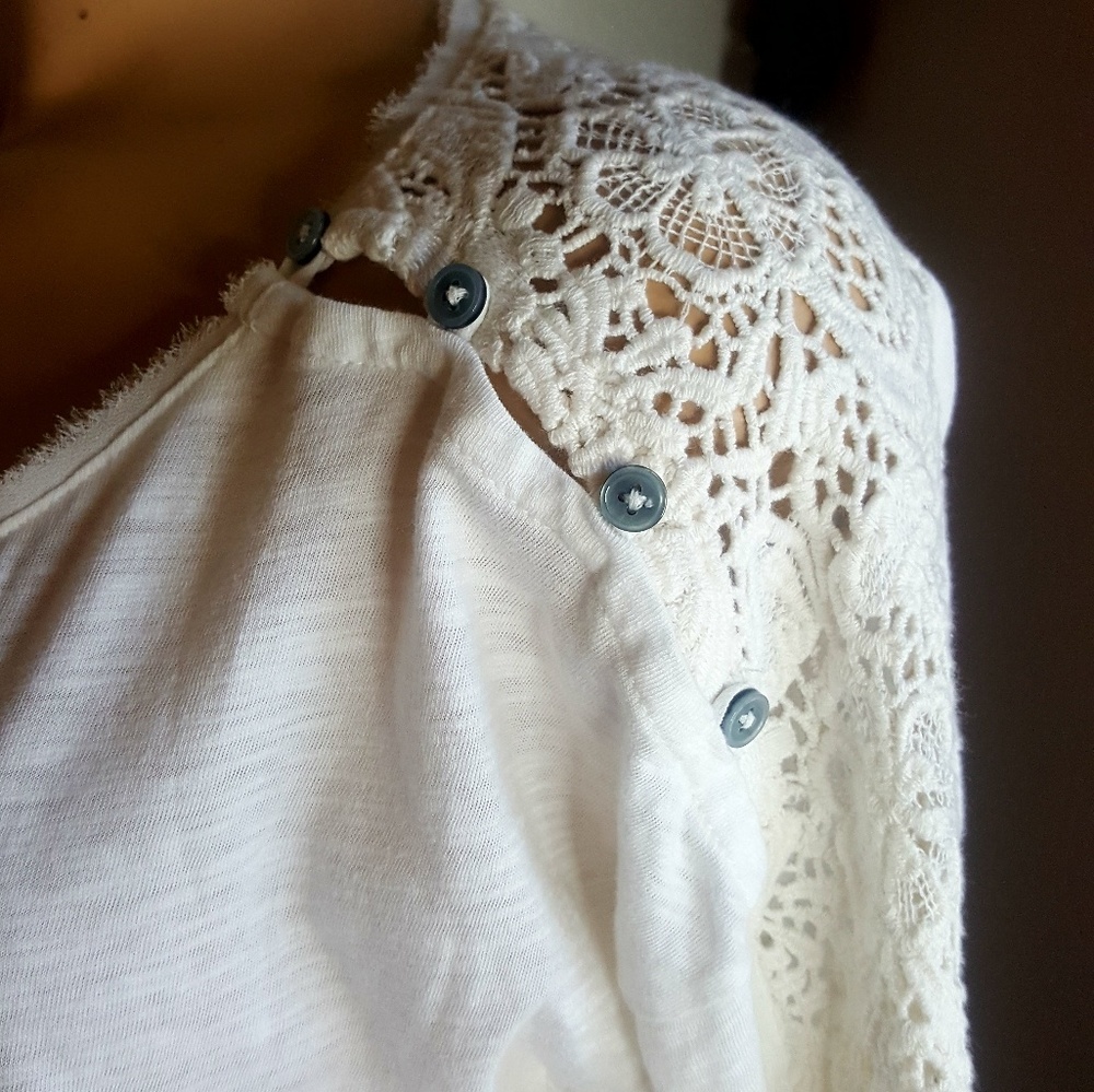 🍬Anthro. little yellow button Mabel knit top S - Picture 5 of 8
